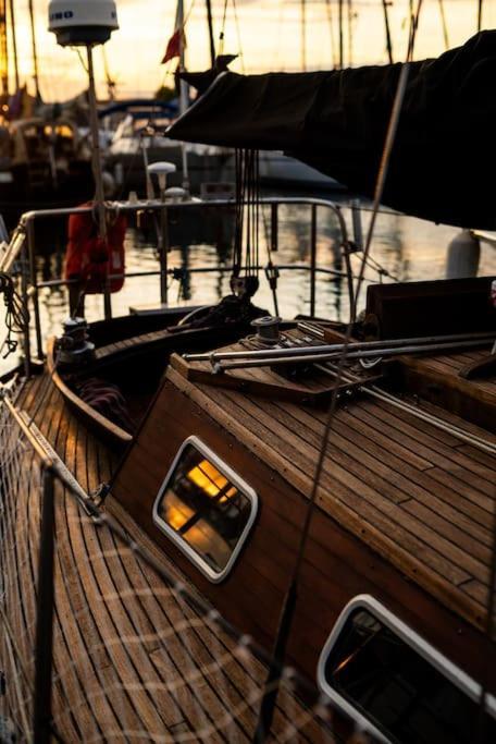 The Captains Locker - 30Ft Yacht San Miguel de Abona Dış mekan fotoğraf