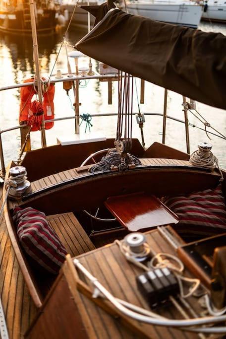 The Captains Locker - 30Ft Yacht San Miguel de Abona Dış mekan fotoğraf