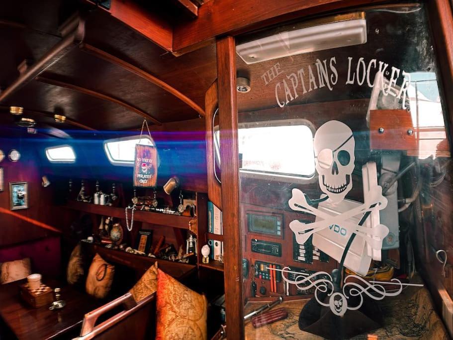 The Captains Locker - 30Ft Yacht San Miguel de Abona Dış mekan fotoğraf
