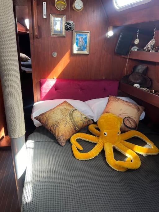 The Captains Locker - 30Ft Yacht San Miguel de Abona Dış mekan fotoğraf